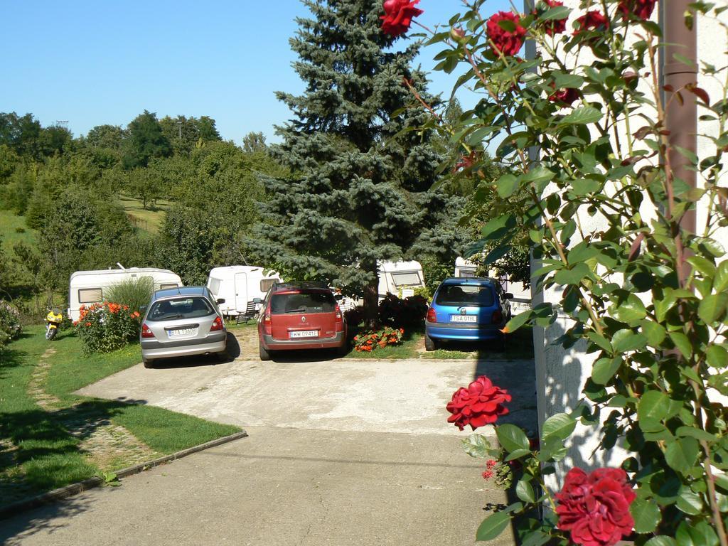 Auto-Chatka Sandomierz Buitenkant foto