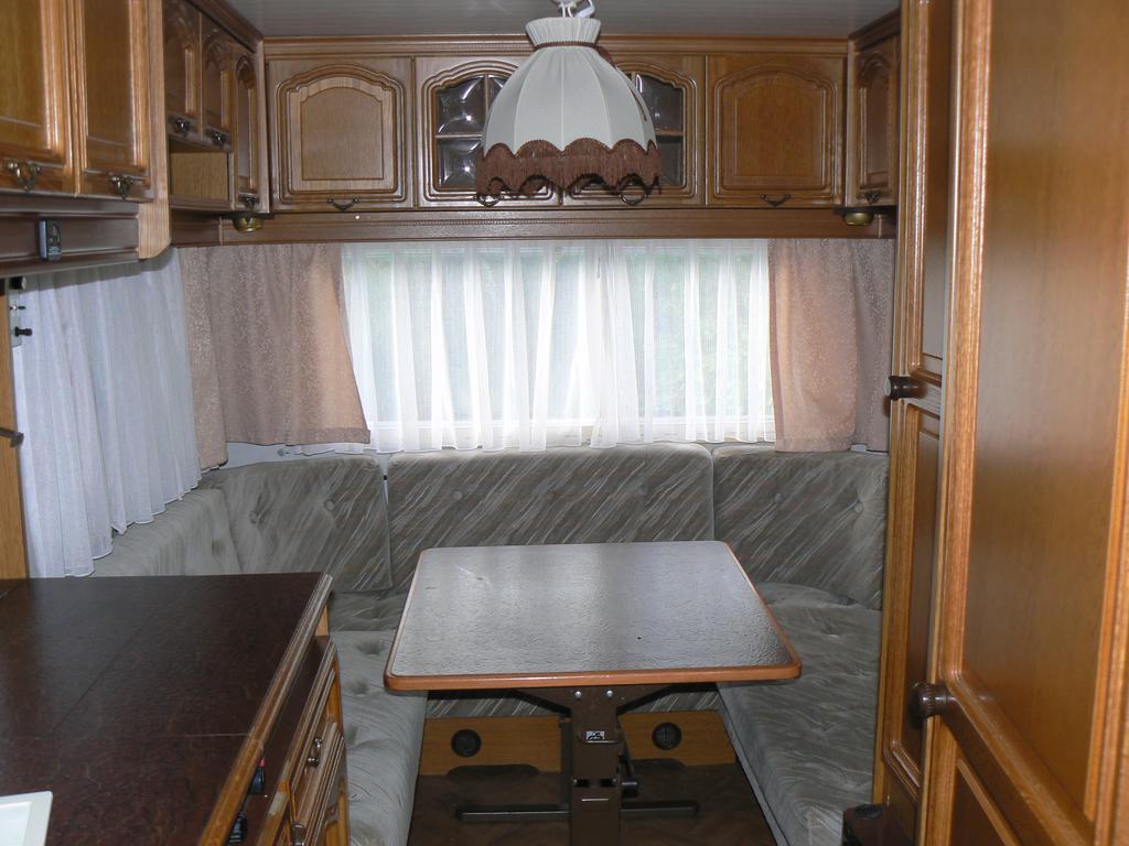 Auto-Chatka Sandomierz Buitenkant foto